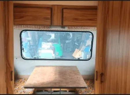 Flowerpower Caravan Campeggio *